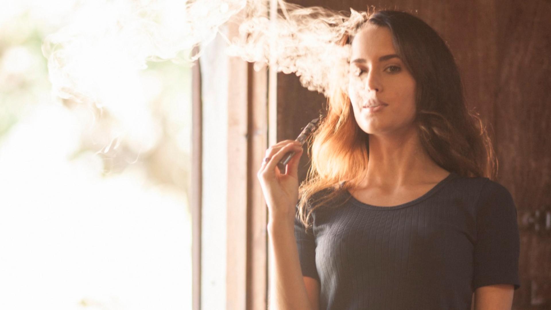 O tânără de 30 de ani și-a ars plămânii cu țigările electronice. Caz șocant în Marea Britanie/ Foto: Profimedia