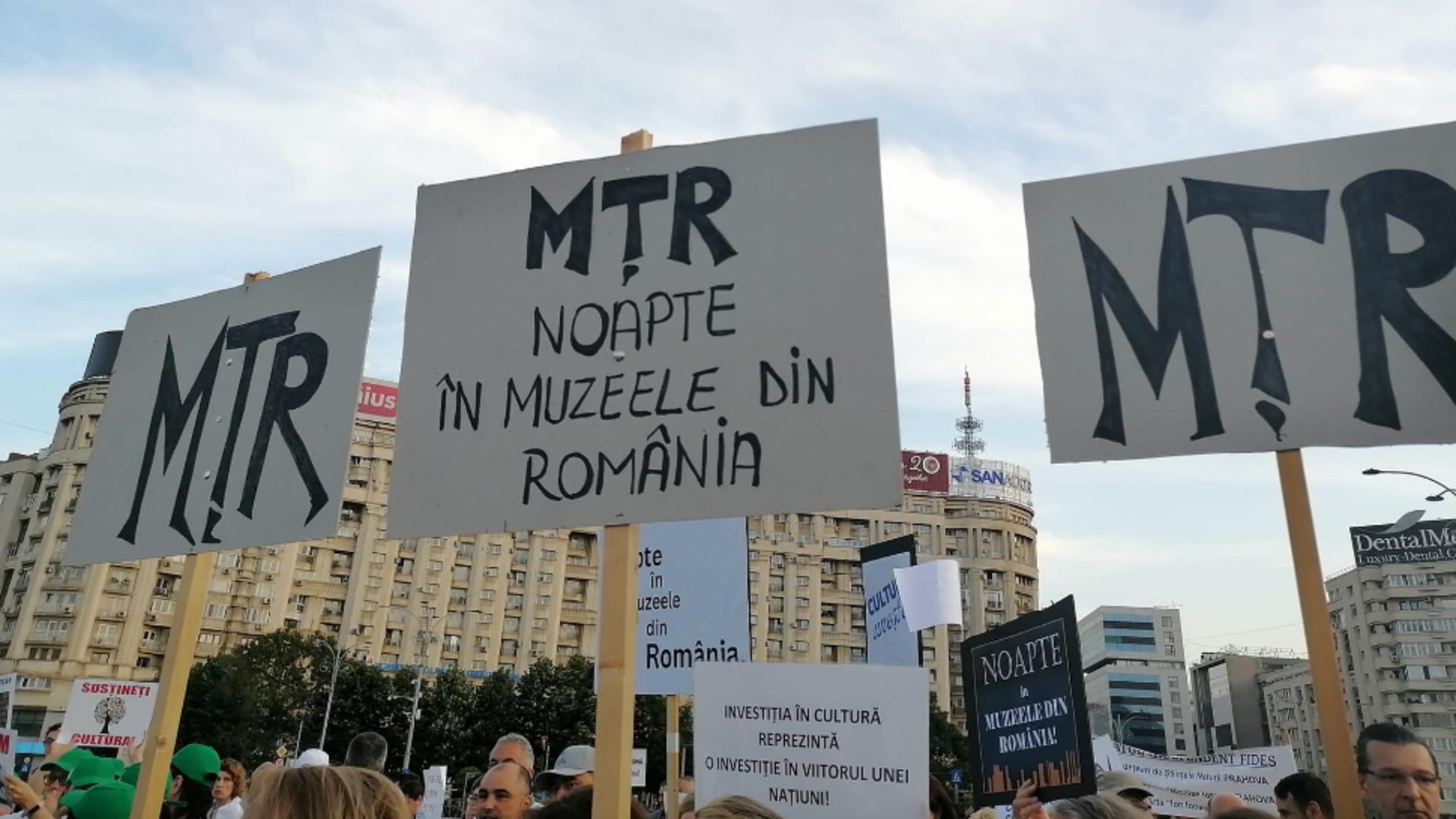 Proteste ale angajaților din muzee și biblioteci. Foto/Arhivă