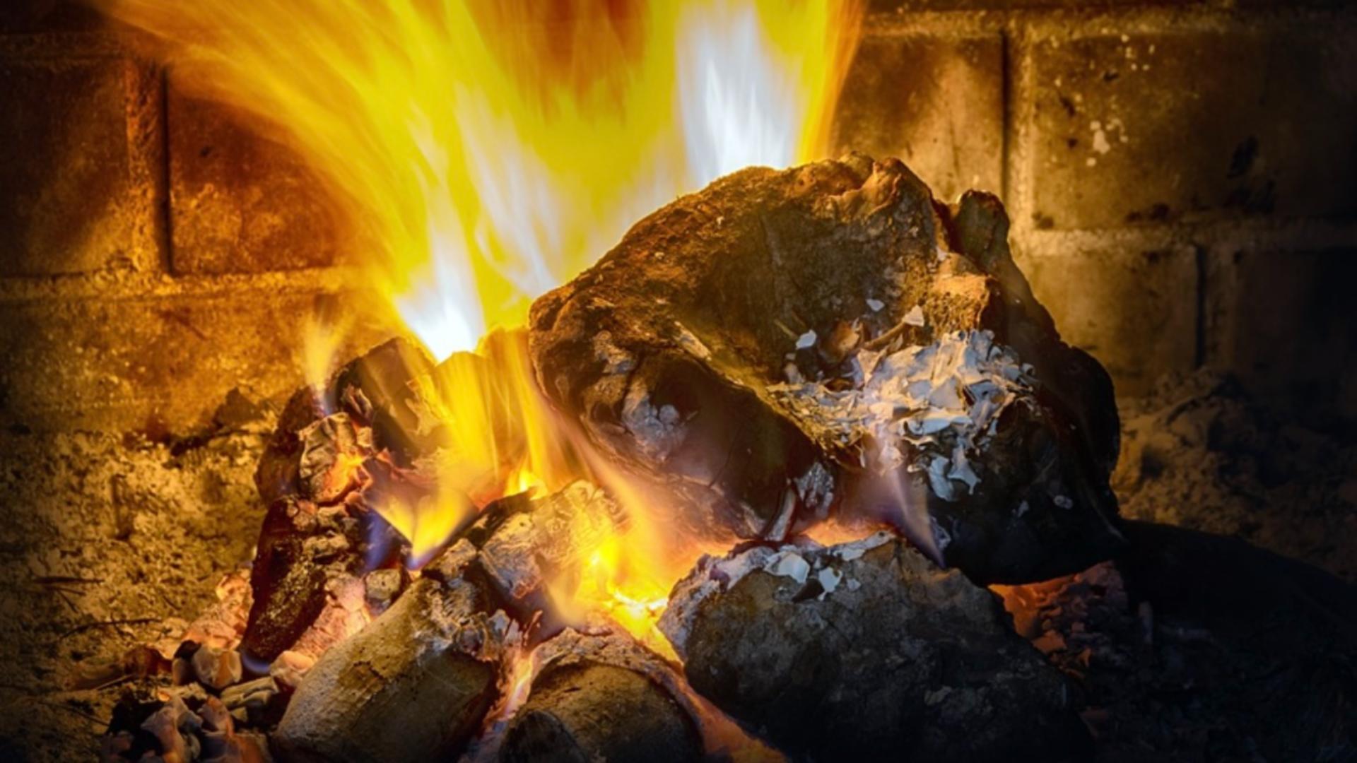 Șeminee pe lemne: când și de ce merită să investești în ele?