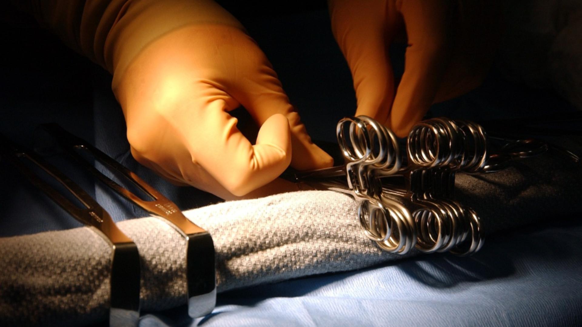Caz șocant! Medicii au operat o fetiță care își mânca părul