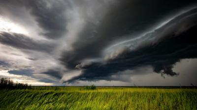 România, lovită de un ciclon: temperaturile scad dramatic, ploile lovesc cu putere