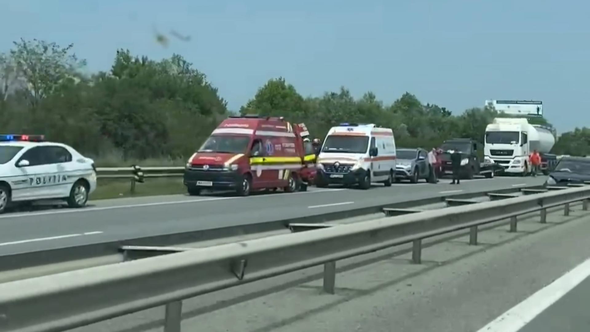 Grav accident rutier pe A1.