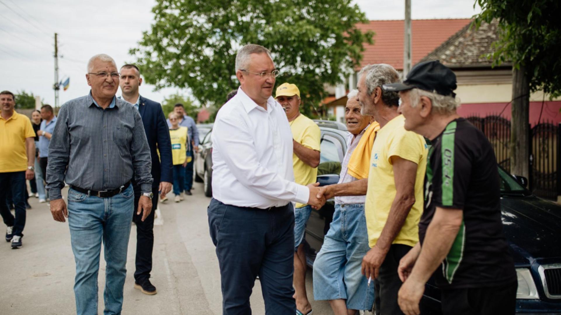 Nicolae Ciucă a vizitat mai multe localități din Dolj, județeul natal