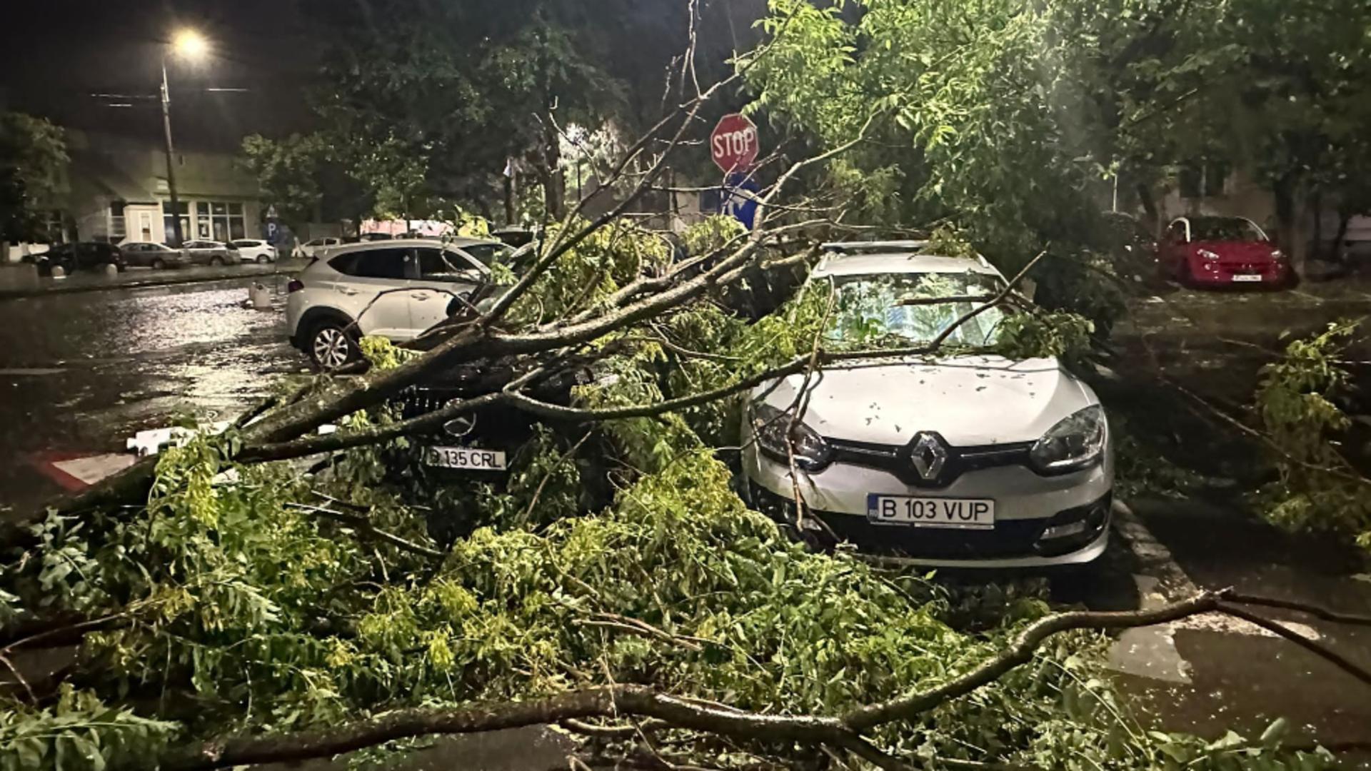 Furtuni electrice de COD ROȘU în România / Foto: MeteoPlus