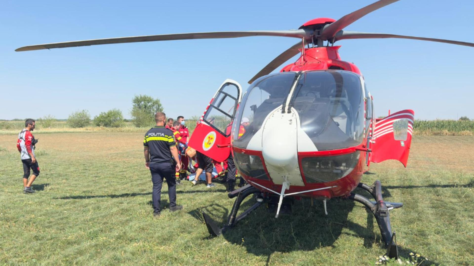 Salvatorii, în alertă: Persoană căzută cu parașuta la aterizare, pe aerodromul Clinceni. A fost chemat elicopterul SMURD