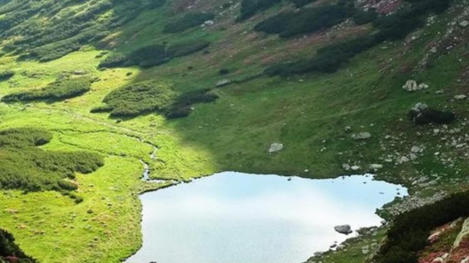 Lacul Iezer este un obietiv turistic fascinant