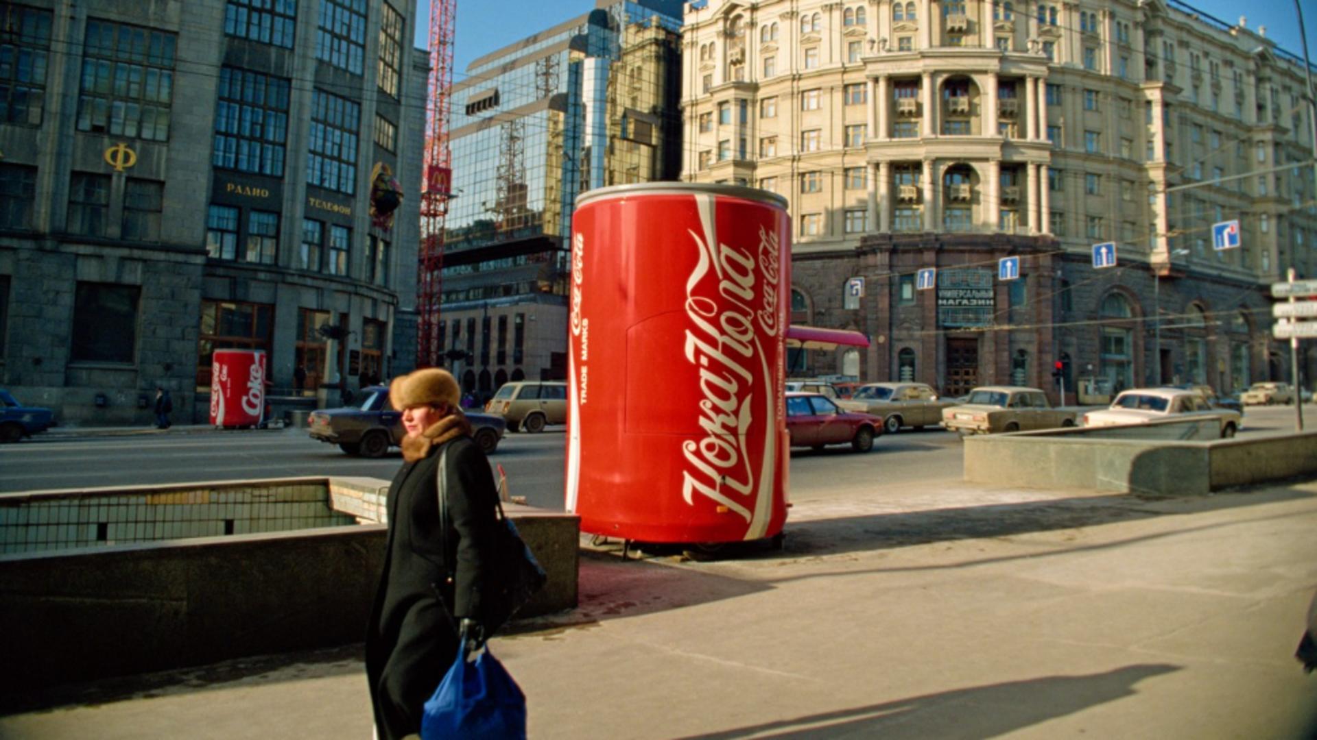 Războiul nu are nimic de-a face cu business-u, par să spună cei de la Cola. Foto/Profimedia