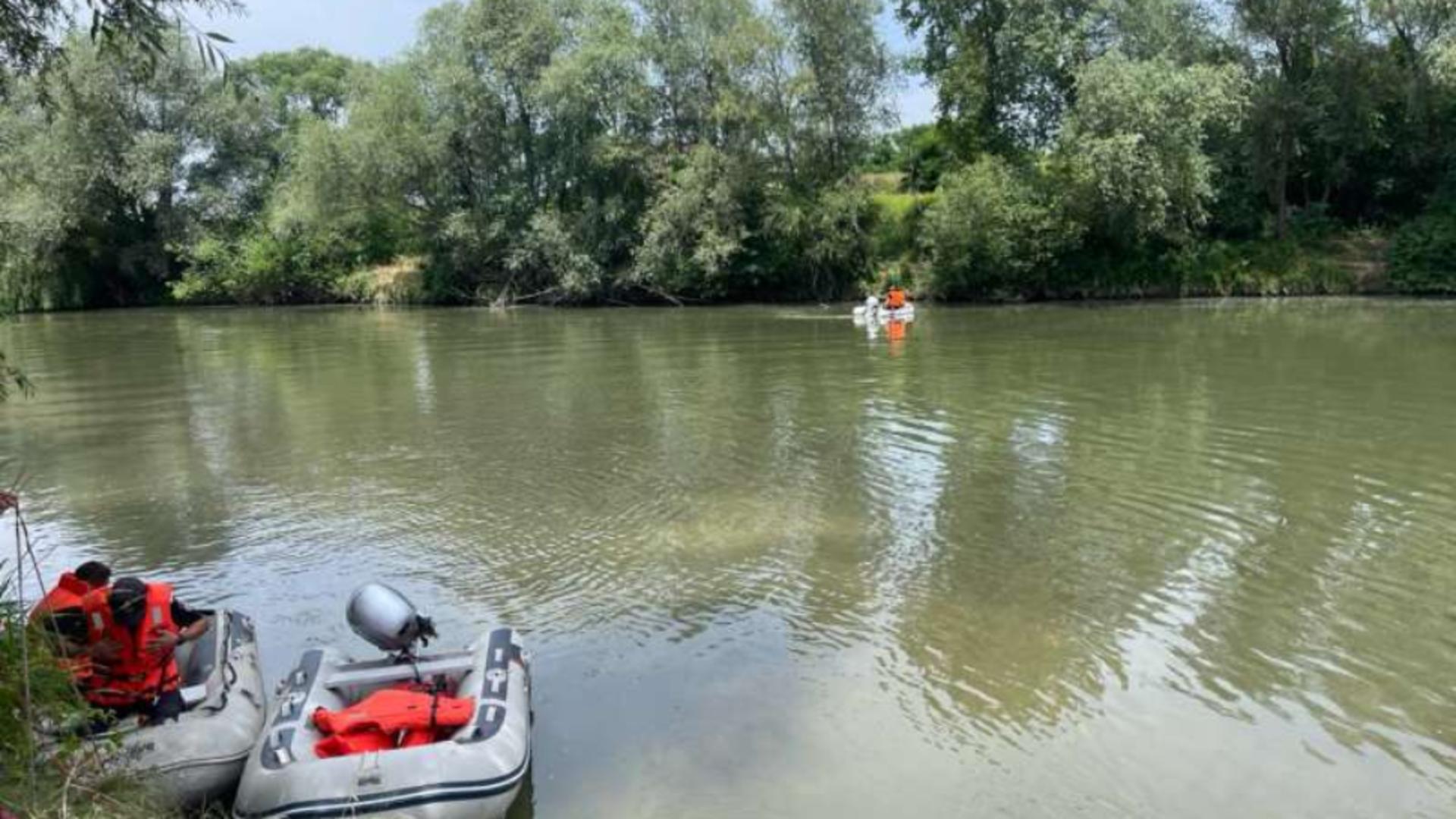 O persoană care a dispărut în apele râului Timiş a fost găsită decedată. Foto: Agerpres