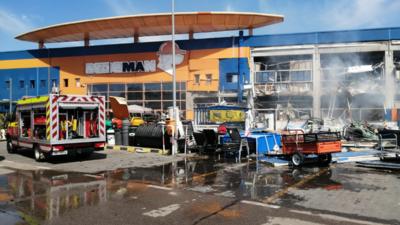 Explozie la Dedeman Botoșani. Magazinul a fost evacuat. Foto/ISU