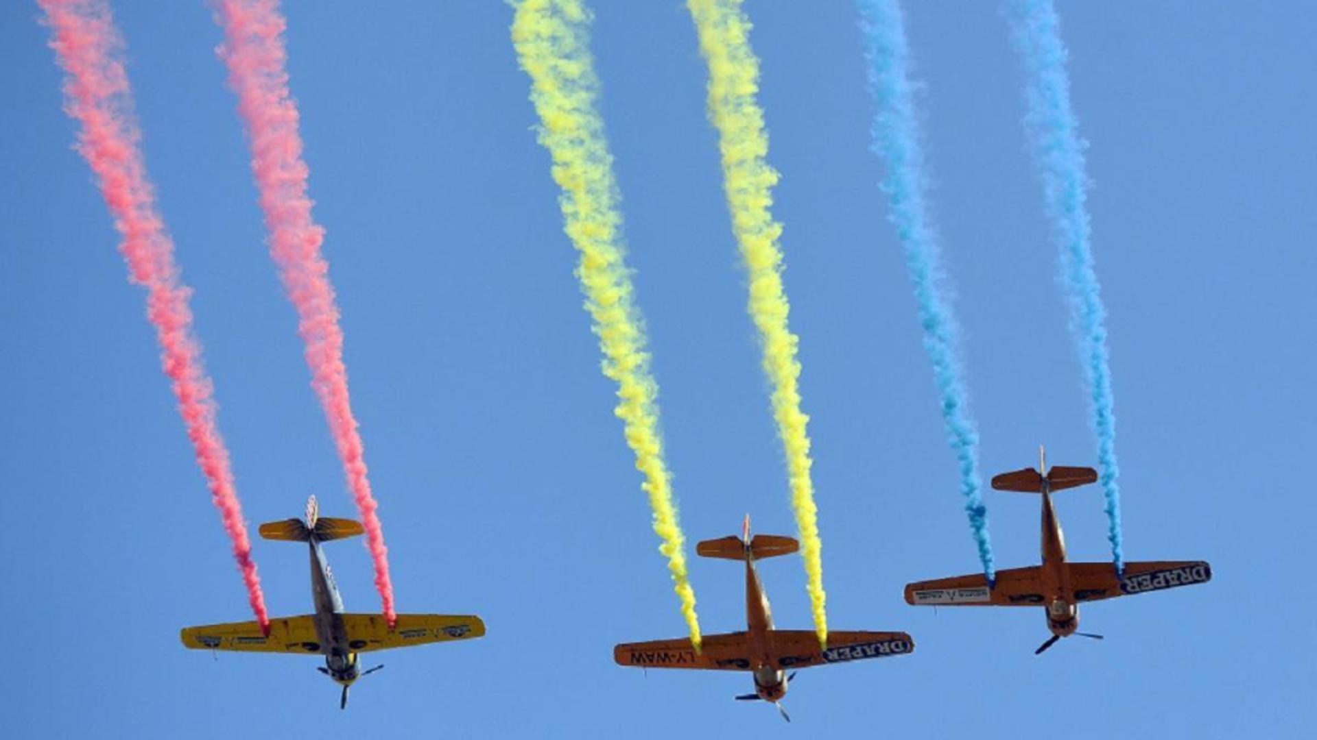 Ciucă, mesaj emoționat de Ziua Aviației: Urez întregului personal aviatic din România mult succes în activitatea lor la înălțime și cer senin!