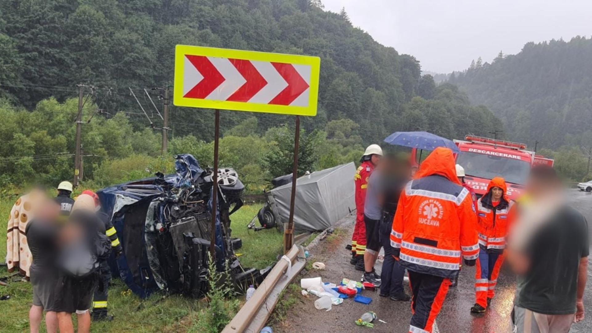 Un microbuz și un TIR, implicate într-un accident grav de circulație pe DN17. A fost activat PLANUL ROȘU de intervenție