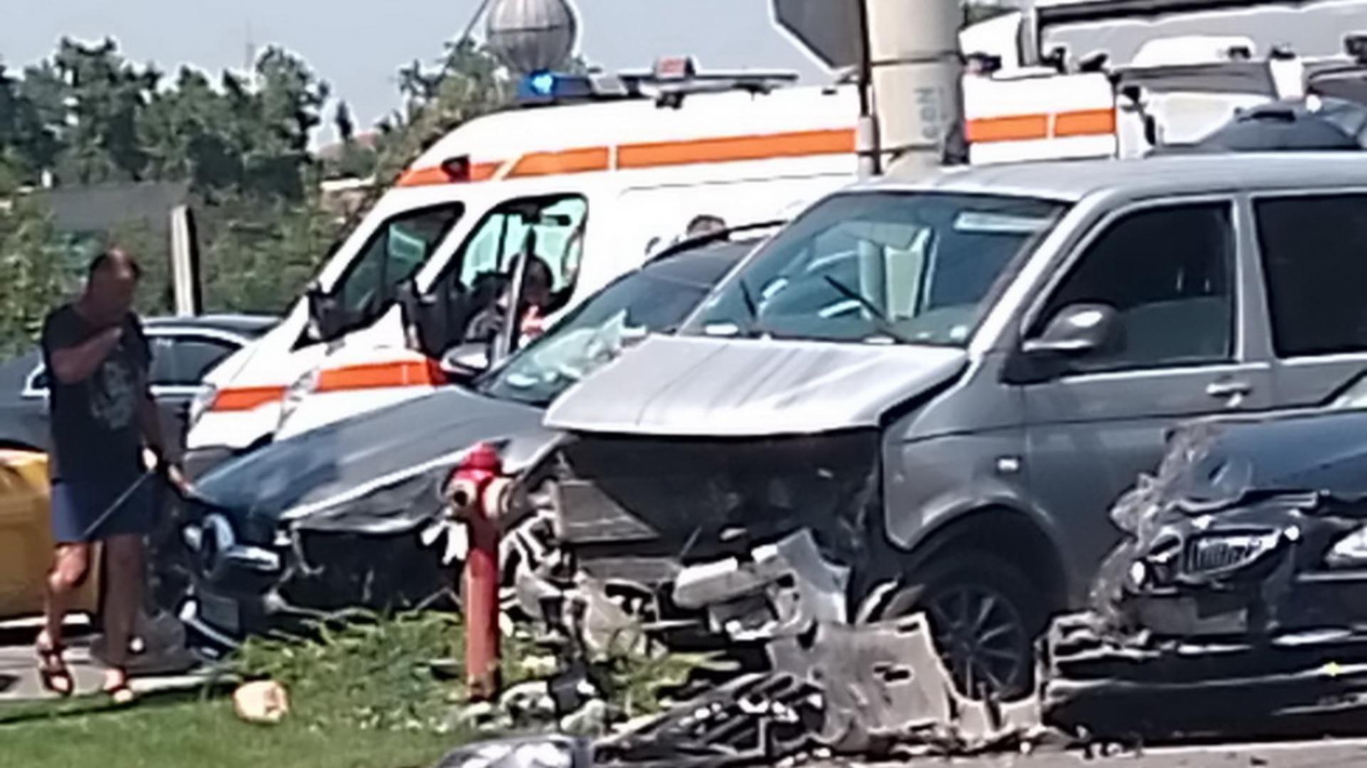 Grav accident rutier pe Calea Clujului! 3 mașini implicate în coliziune