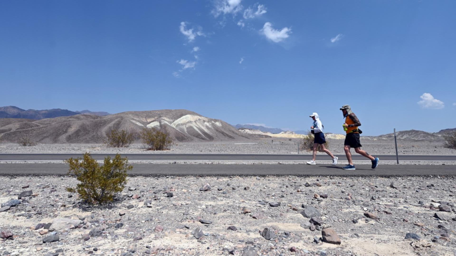 Pe 50 de grade Celsius nu-i chiar o idee bună să faci jogging. Foto/Profimedia