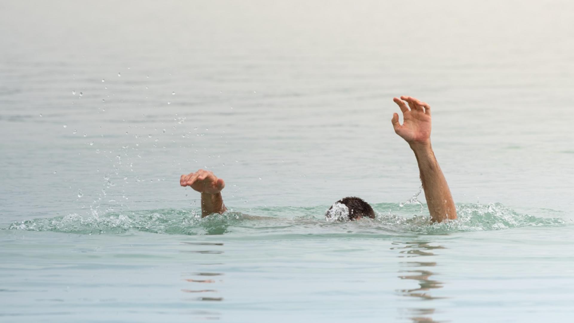 Turist scos inconștient din marea, la Eforie Sud. Victima a fost transportată la spital /Arhivă foto