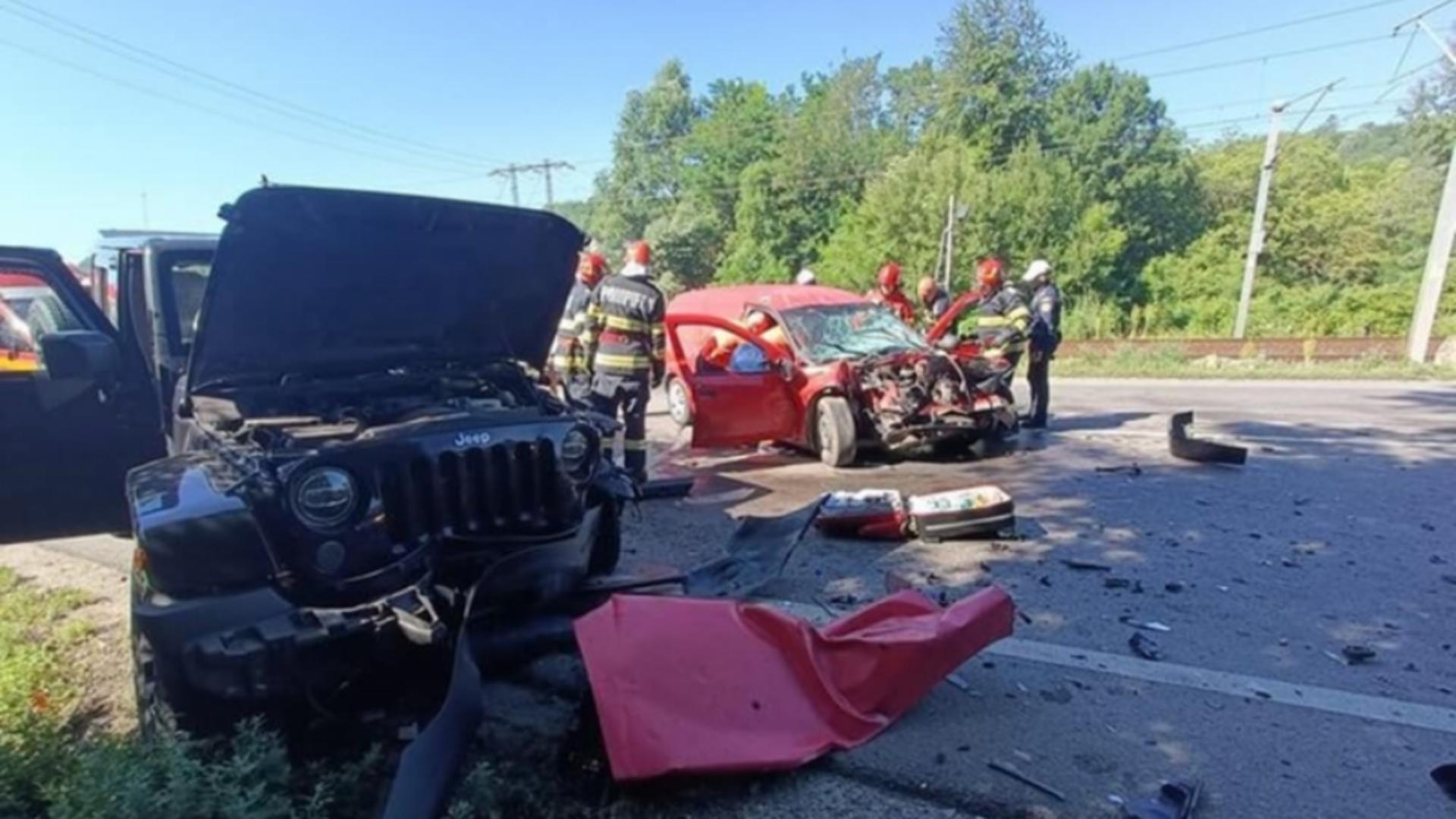 Accident rutier pe DN1: Se circulă cu dificultate pe Valea Prahovei. A fost necesară intervenția elicopterului SMURD