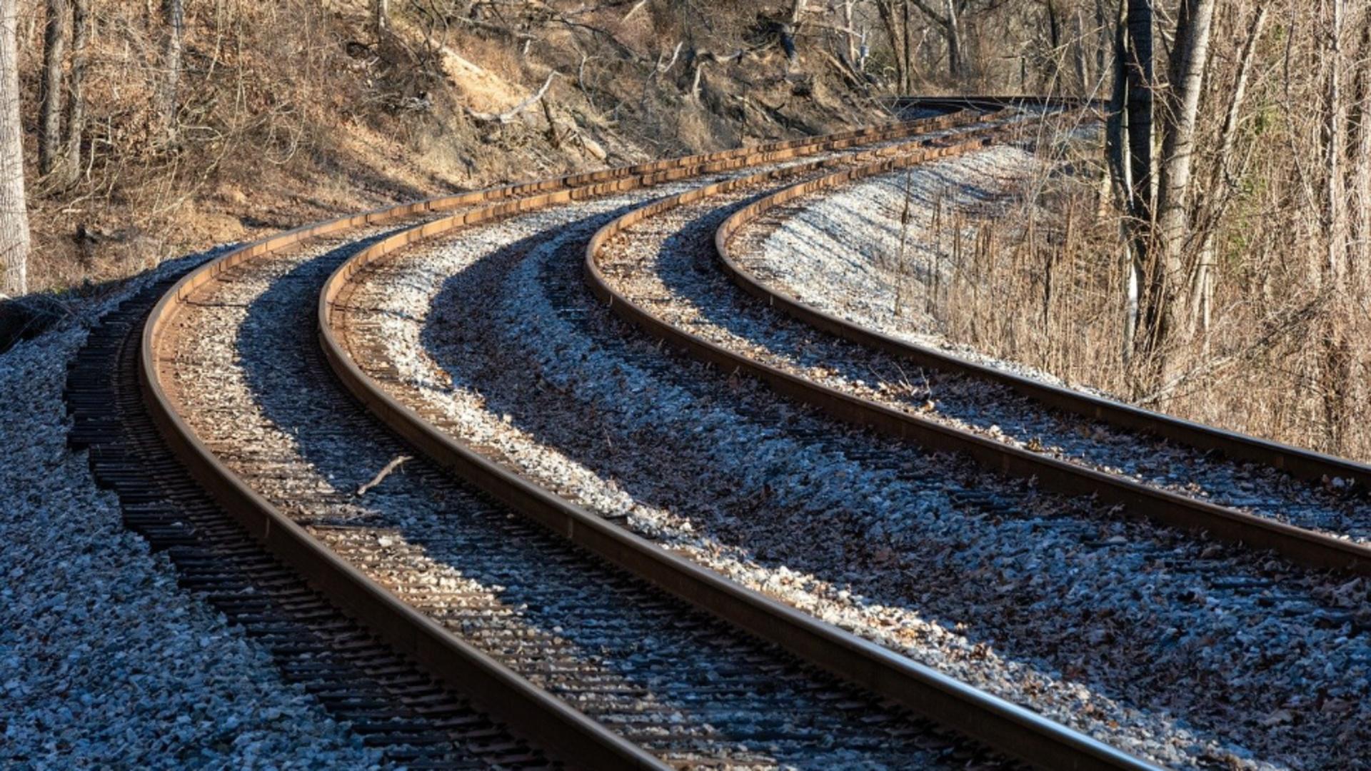 Circulația trenurilor oprită temporar în Mureș din cauza unui incident feroviar