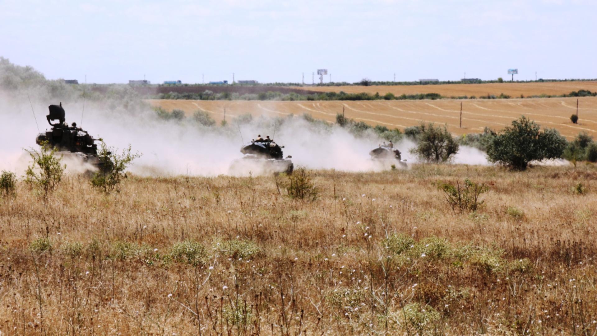 Militarii români au executat o şedinţă de tragere cu sistemele Gepard