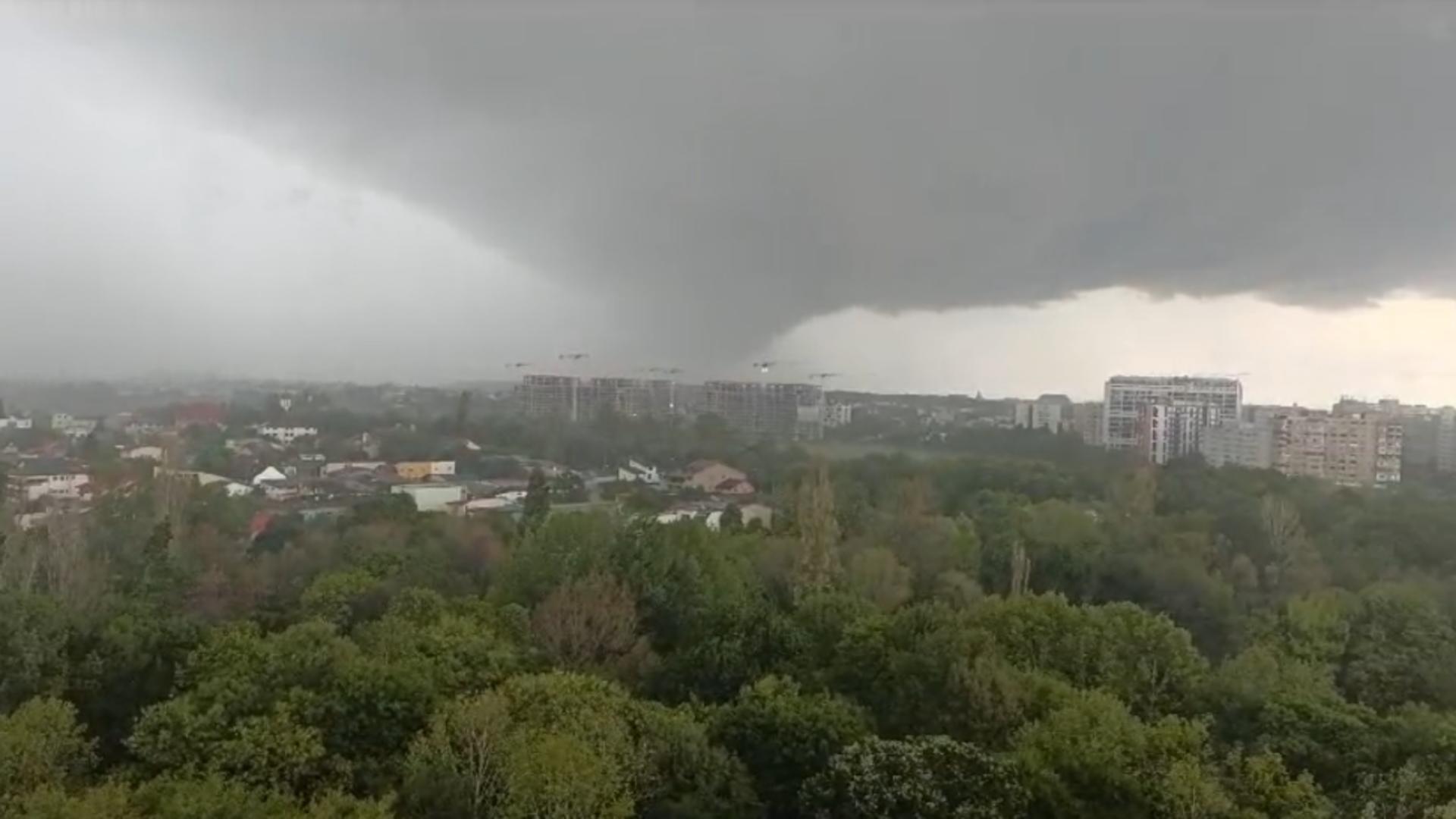 Capitala și județul Ilfov, lovite de VIJELII! Locuitorii au primit mesaj RO-Alert de vreme extremă / Foto: Meteoplus