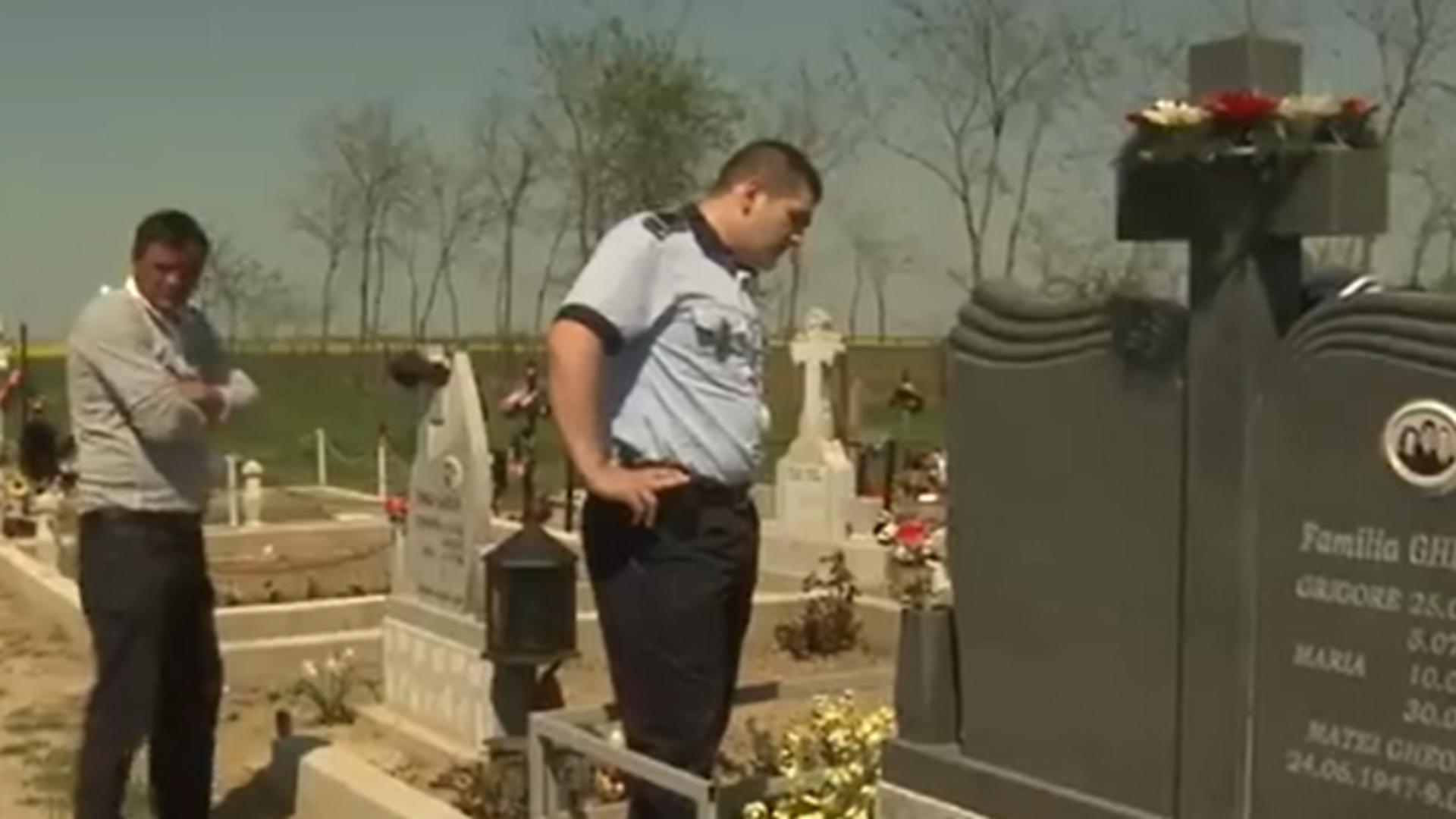 Scandal cu Poliția, în cimitir. Un bărbat a fost reținut pentru profanare de morminte