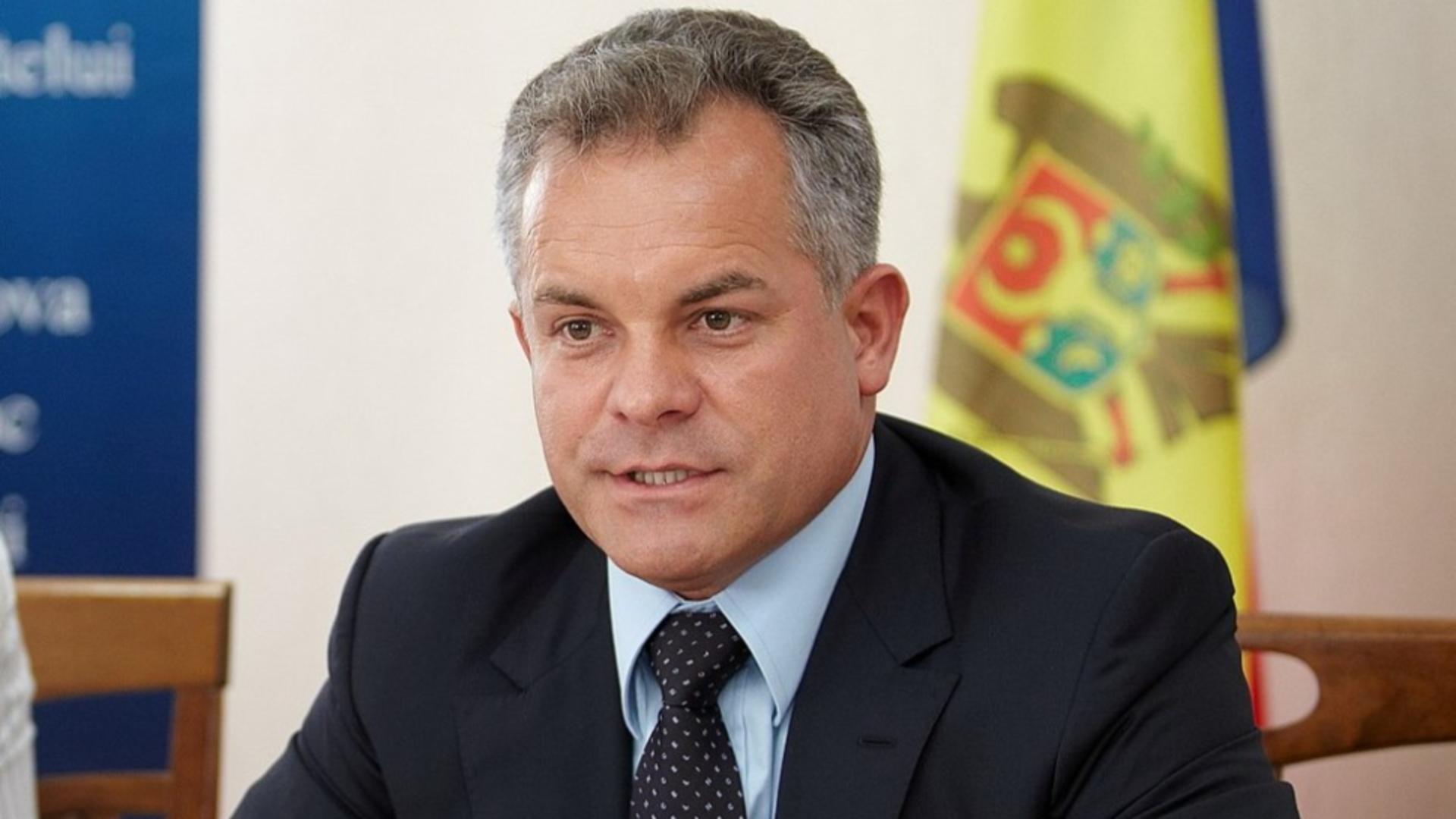 Ce învârteli face, în România, omul de încredere al lui Plahotniuc, Iurie Cecan