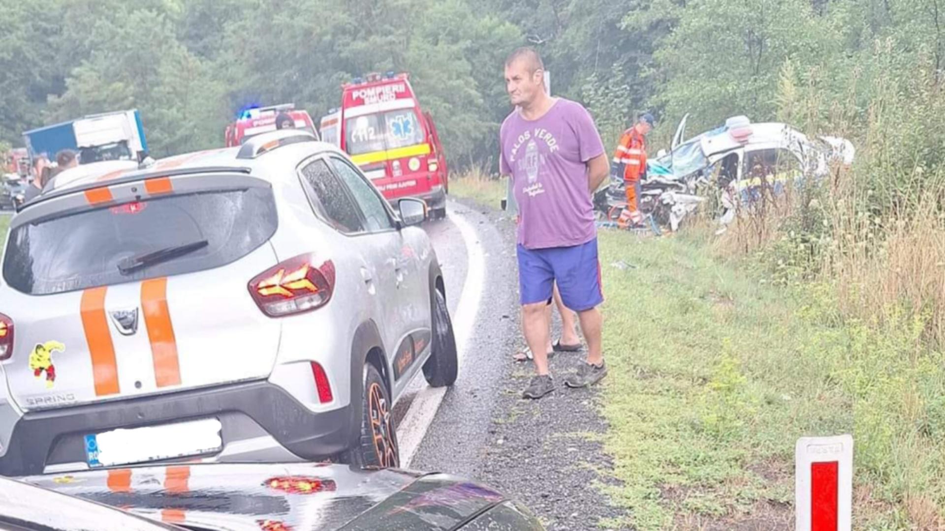 Masina tinerei a fost izbita de o remorcă de pe contrasens (foto: Info Trafic Brasov)