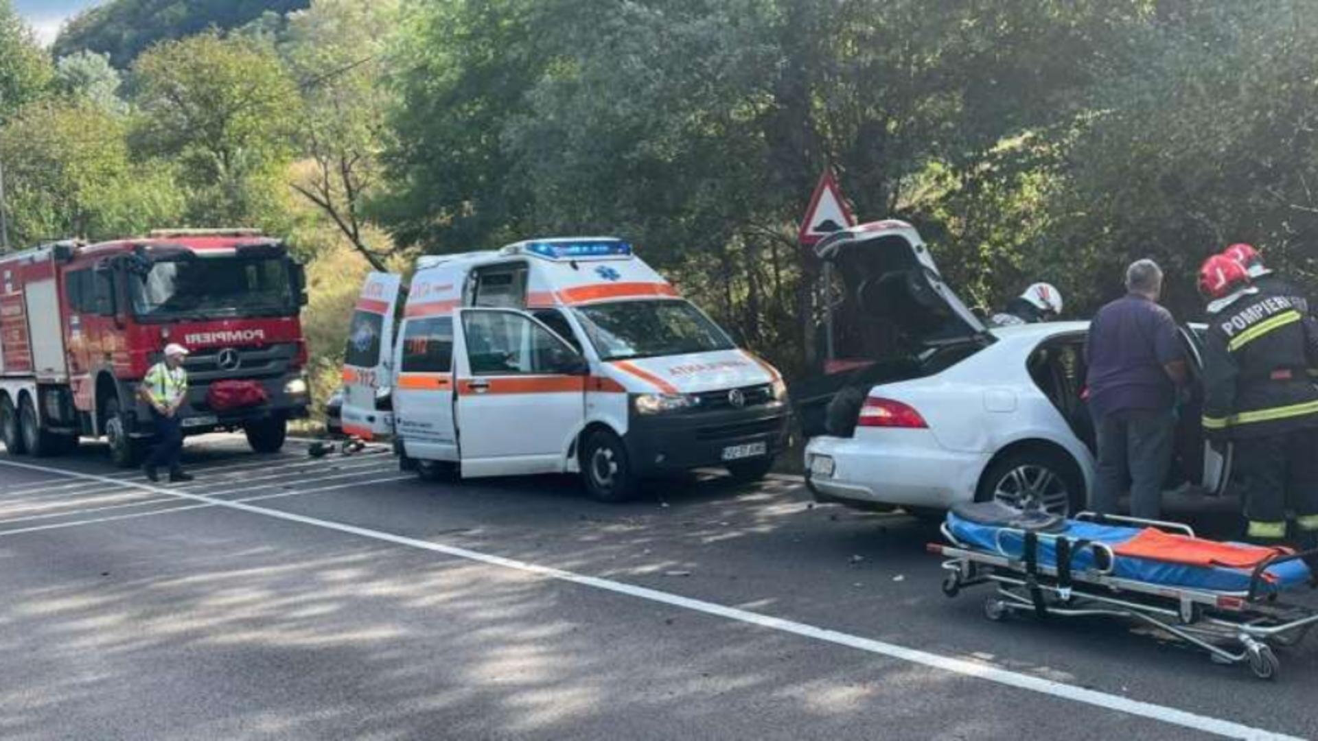 Accident în lanț pe Valea Oltului, la Robeşti. Foto: Agerpres