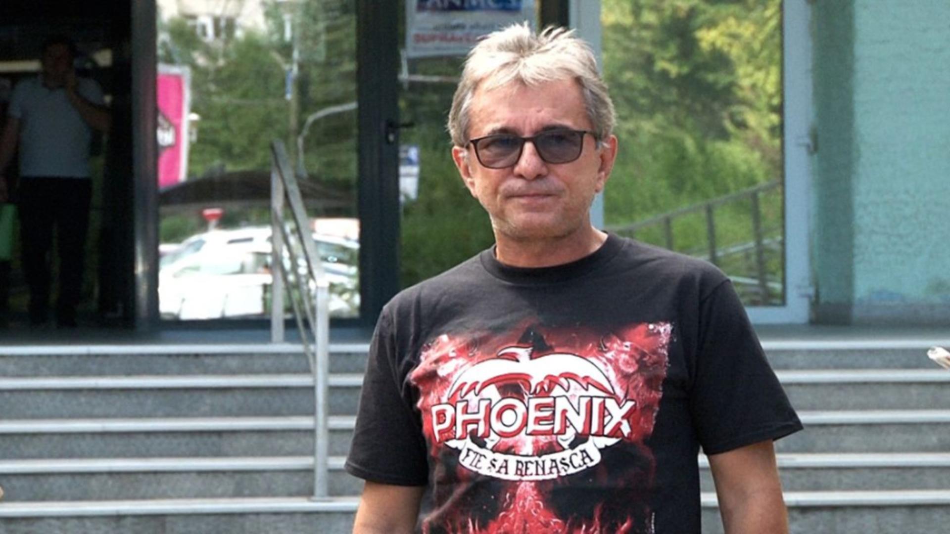 Medicul Dorel Săndesc a purtat un tricou cu legendarul motto al formației Phoenix