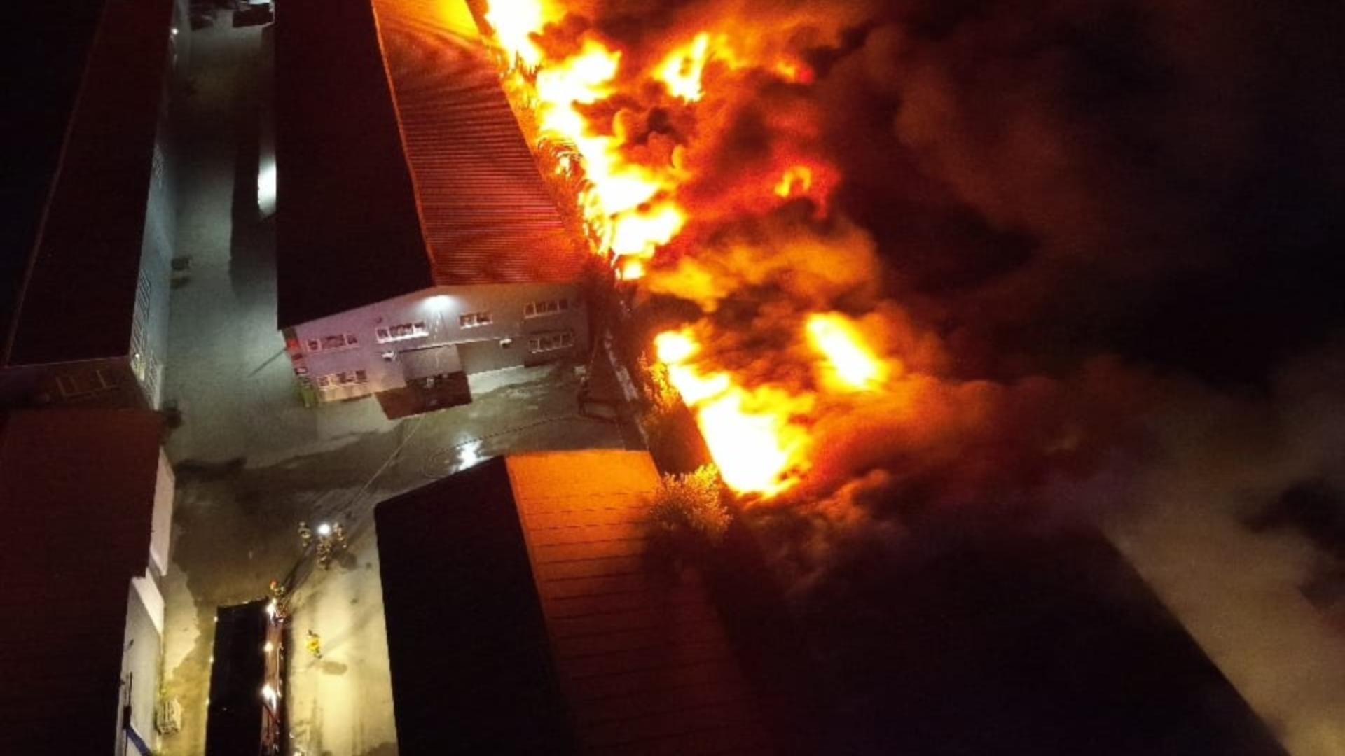 Un incendiu a izbucnit la un depozit din Afumați