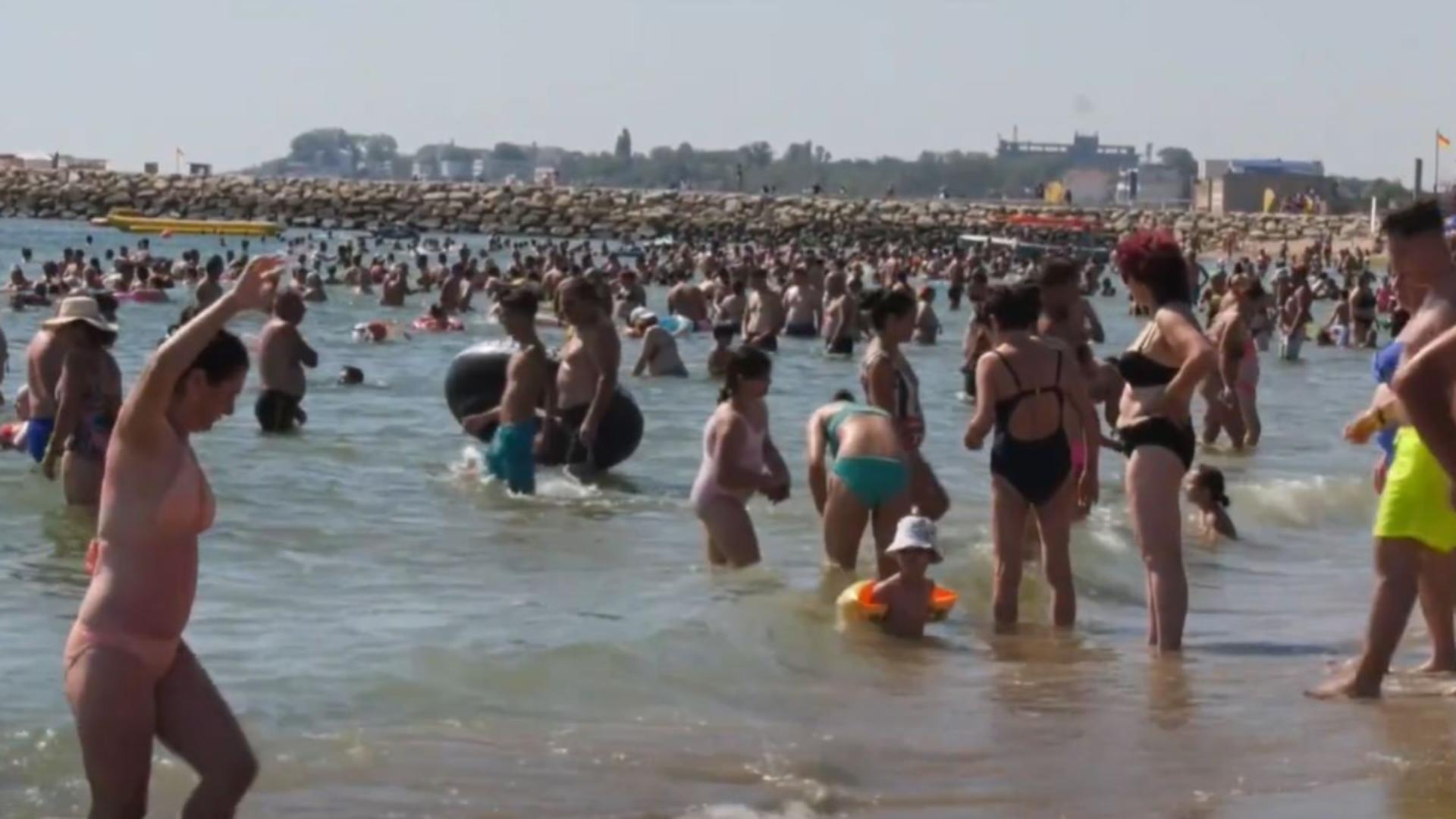 PEste 80.000 de români au ajuns la mare în acest week-end. Foto/Captură video