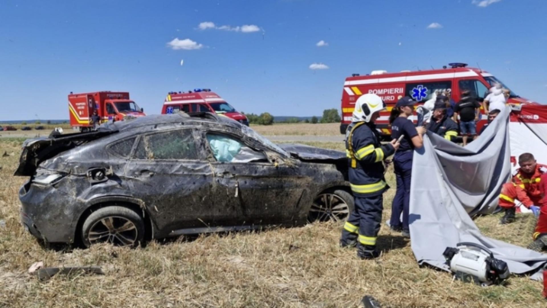 Accident rutier extrem de grav! A fost necesară intervenția elicopterului SMURD: Doi adulți și o copilă au murit