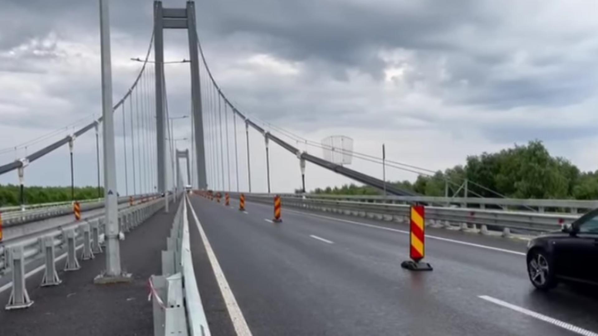 Podul de la Brăila, închis pe sensul dinspre Tulcea în plin sezon al vacanțelor - VIDEO