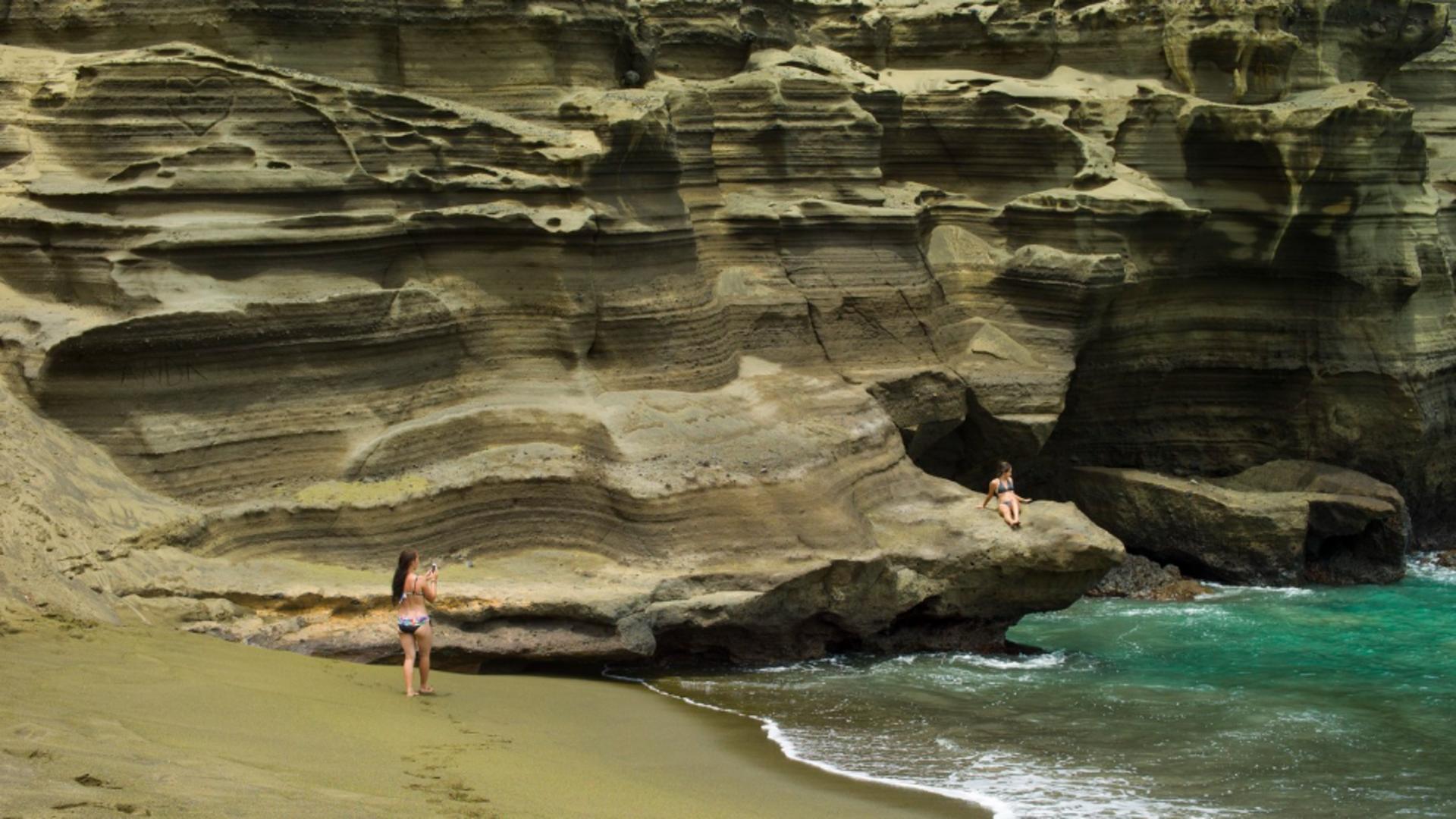 Papakolea Beach este una dintre cele mai spectaculaose plaje din lume (Profimedia)