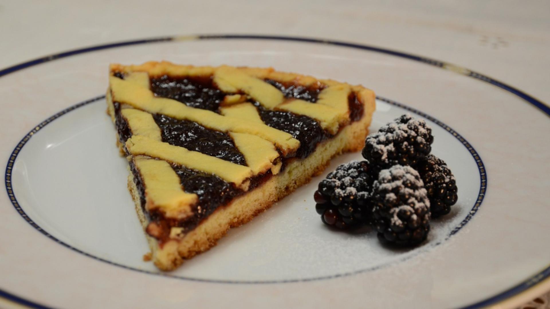 Tartă cu mure. Un desert de sezon, răcoritor și delicios