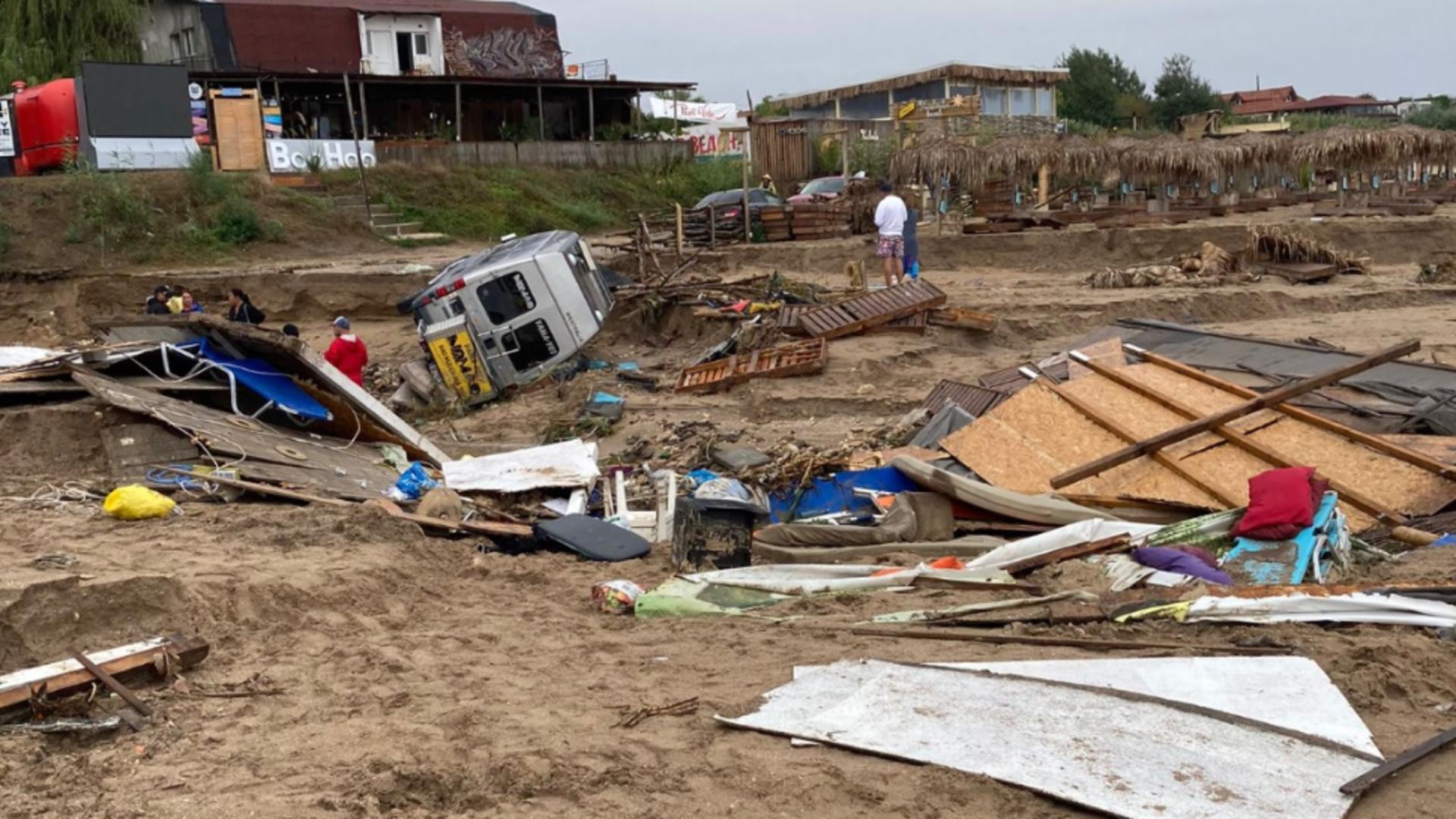 Vama Veche și 2 Mai, devastate de inundații. Foto/Cătălin Chivu