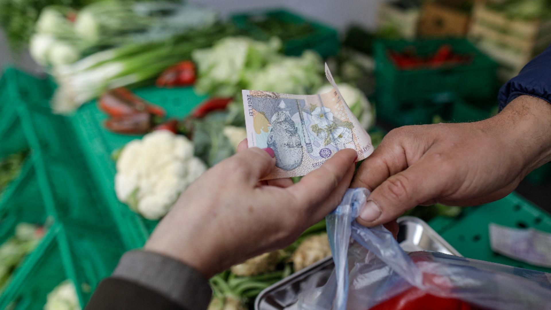 Vești bune pentru pensionari: ce se întâmplă cu tichetele de ajutor social pentru încălzire și alimente / Foto: Inquam Photos