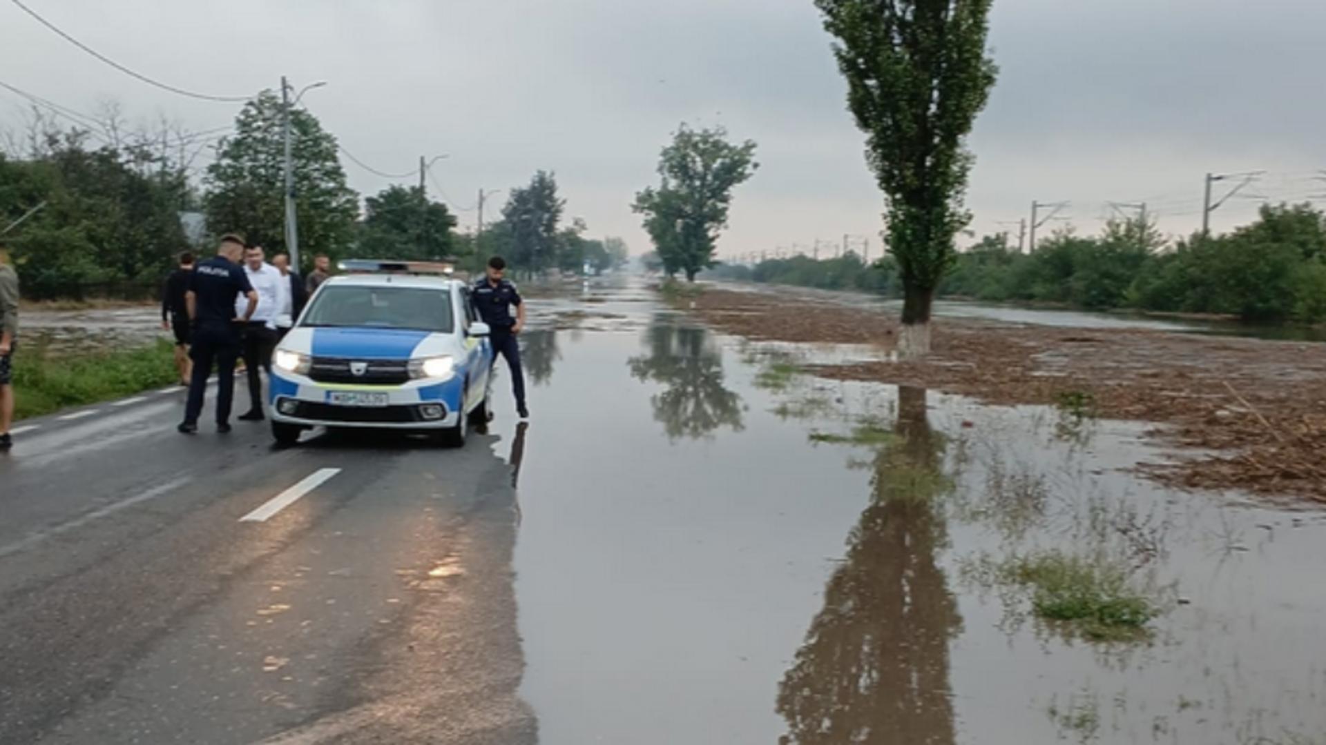 Peste 300 de sinistrați au fost salvați din calea apelor. Foto/ISU