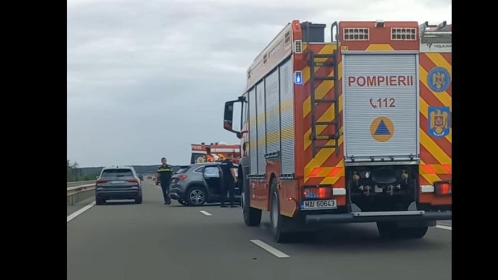 Un șofer grăbit s-a proptit cu mașina în parapetul de la A 3, în Snagov. Foto/Captură video