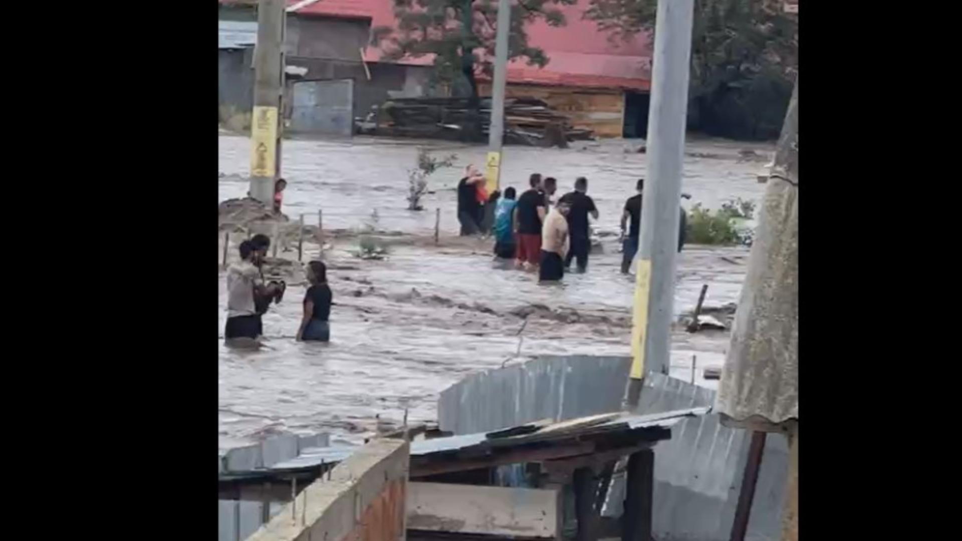 Se închid școlile în zonele afectate de inundații. Foto/Captură video