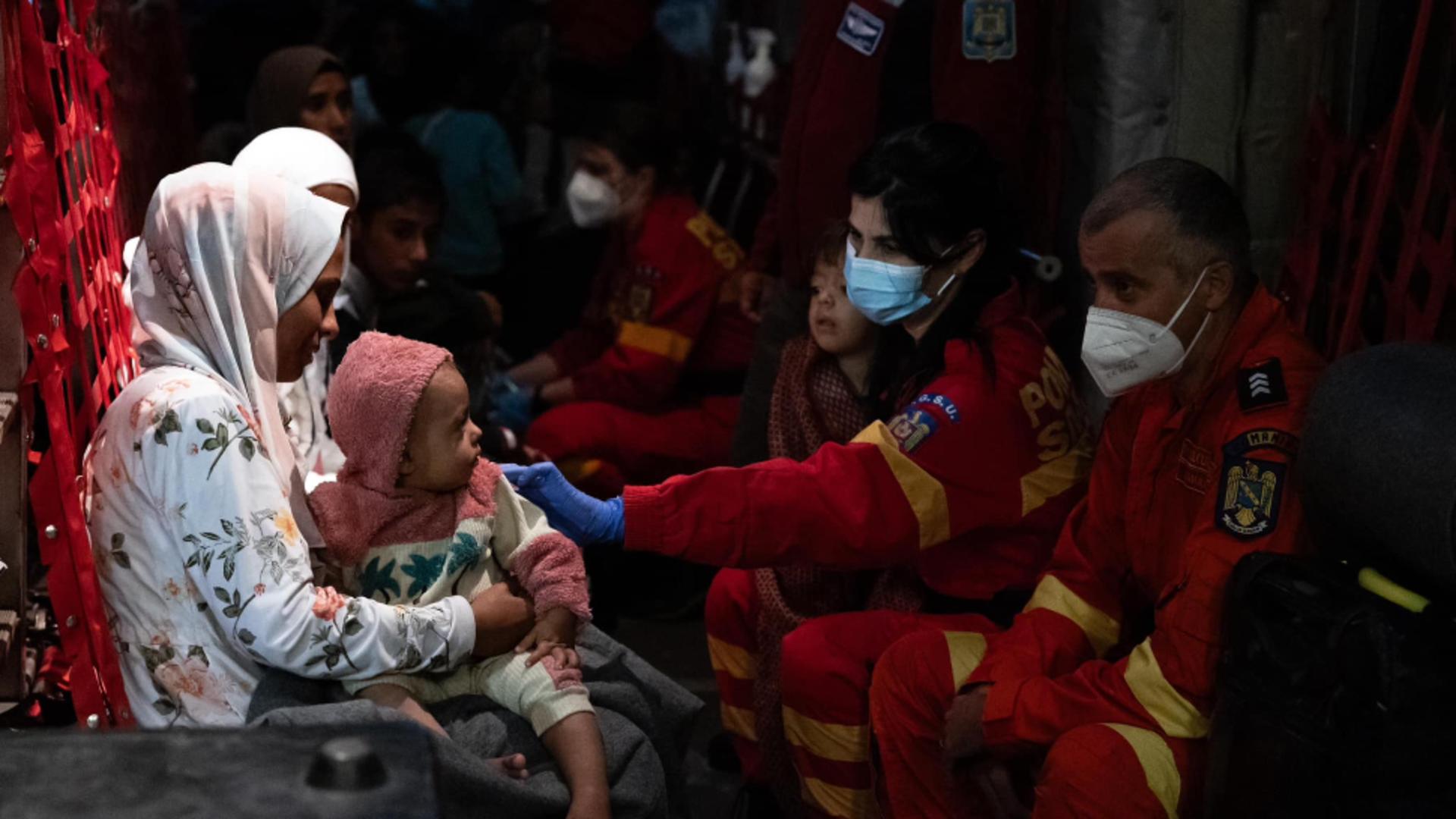 Copii din Gaza, tratați în spitalele românești. Foto/Guvern