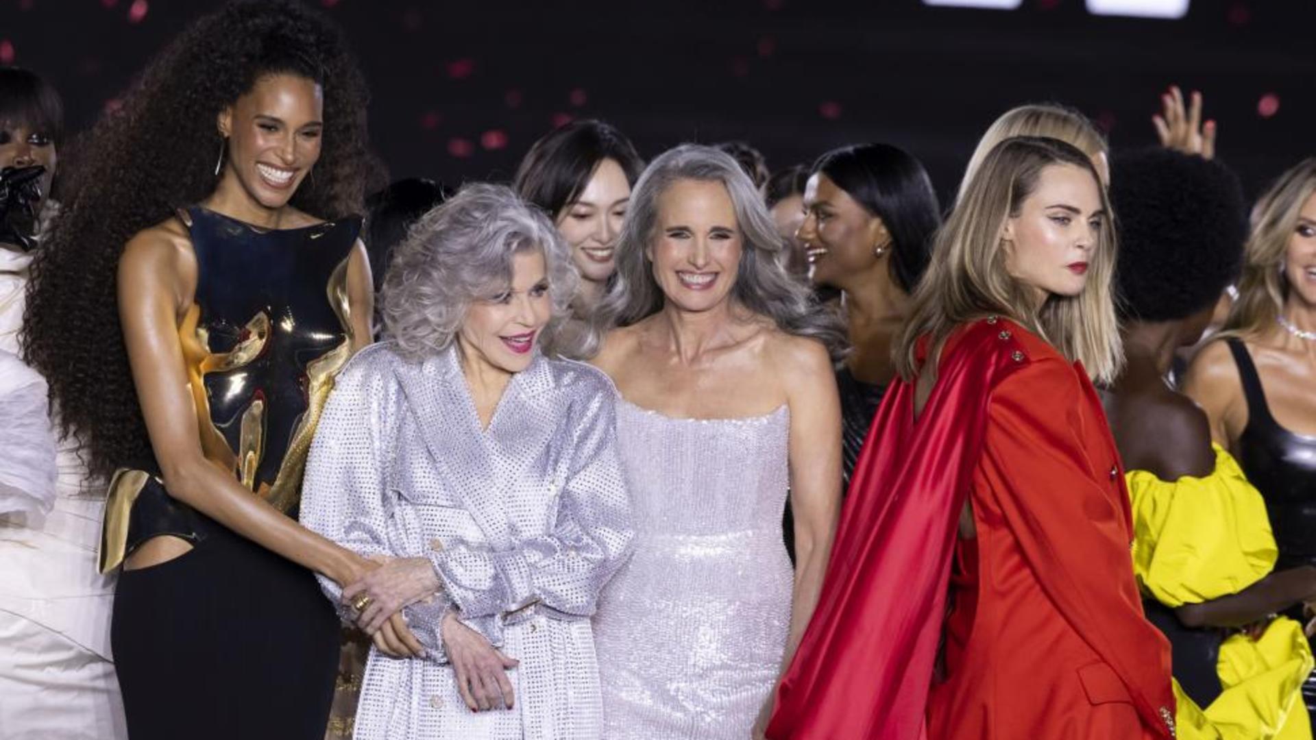 Jane Fonda, la 86 de ani, regina podiumului la Săptămâna Modei din Paris: Apariție spectaculoasă și aplauze furtunoase