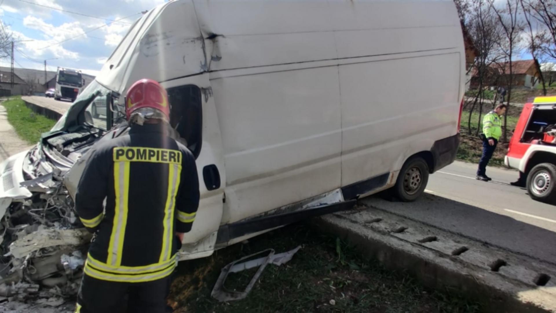 Accident rutier cumplit în Cluj. Un bărbat de 44 de ani a murit după ce a fost lovit de autobuz