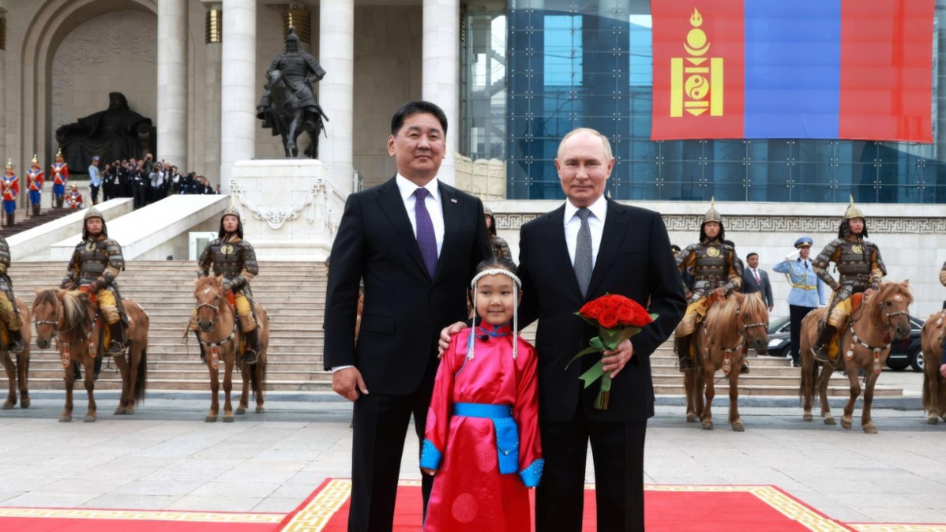 Vladimir Putin, primit cu onoruri în Mongolia. Foto: Profimedia