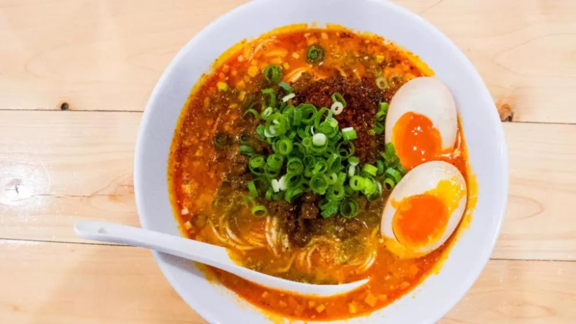 Reţeta lui Adi Hădean pentru delicioasa supă japoneză Ramen