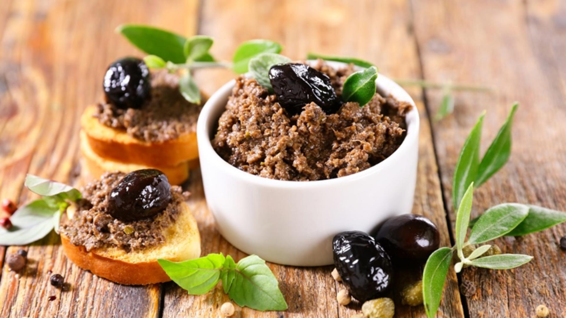 Tapenade. Rețetă de pastă din măsline pentru gustări delicioase