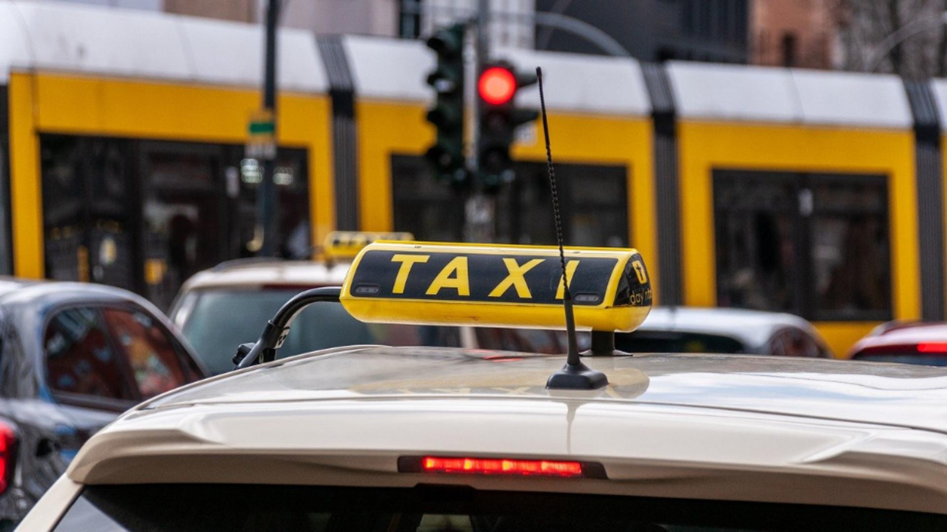 Acțiune de amploare a poliției rutiere în București: Amenzi pentru taximetriști și șoferii de ridesharing