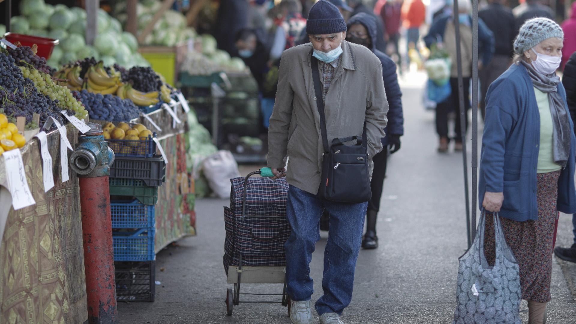 Pensionarii care au primit PENSII MĂRITE din cauza erorilor de recalculare pot păstra banii / Foto: Arhivă Inquam Photos