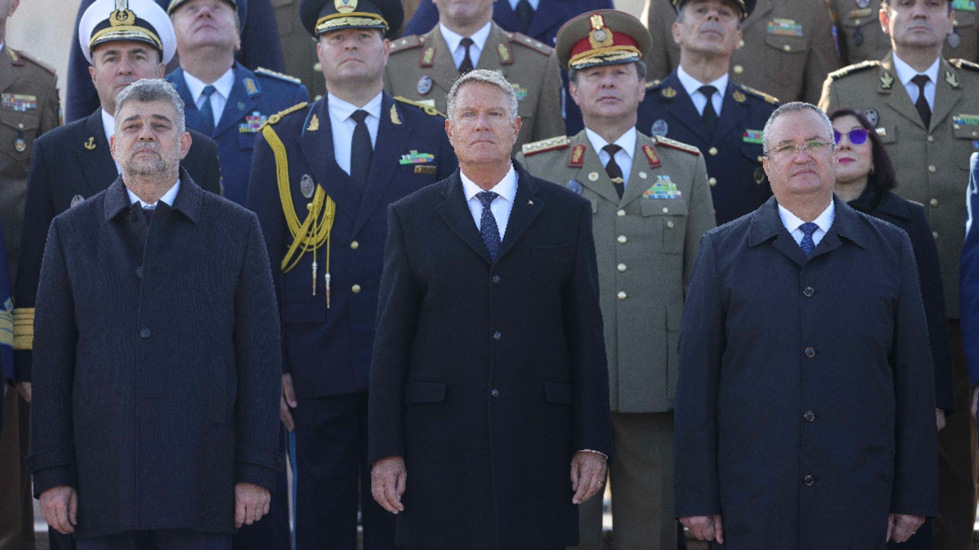 Marcel Ciolacu, Klaus Iohannis si Nicolae Ciuca la Ziua Armatei Romane/ Inquam Photos / Octav Ganea