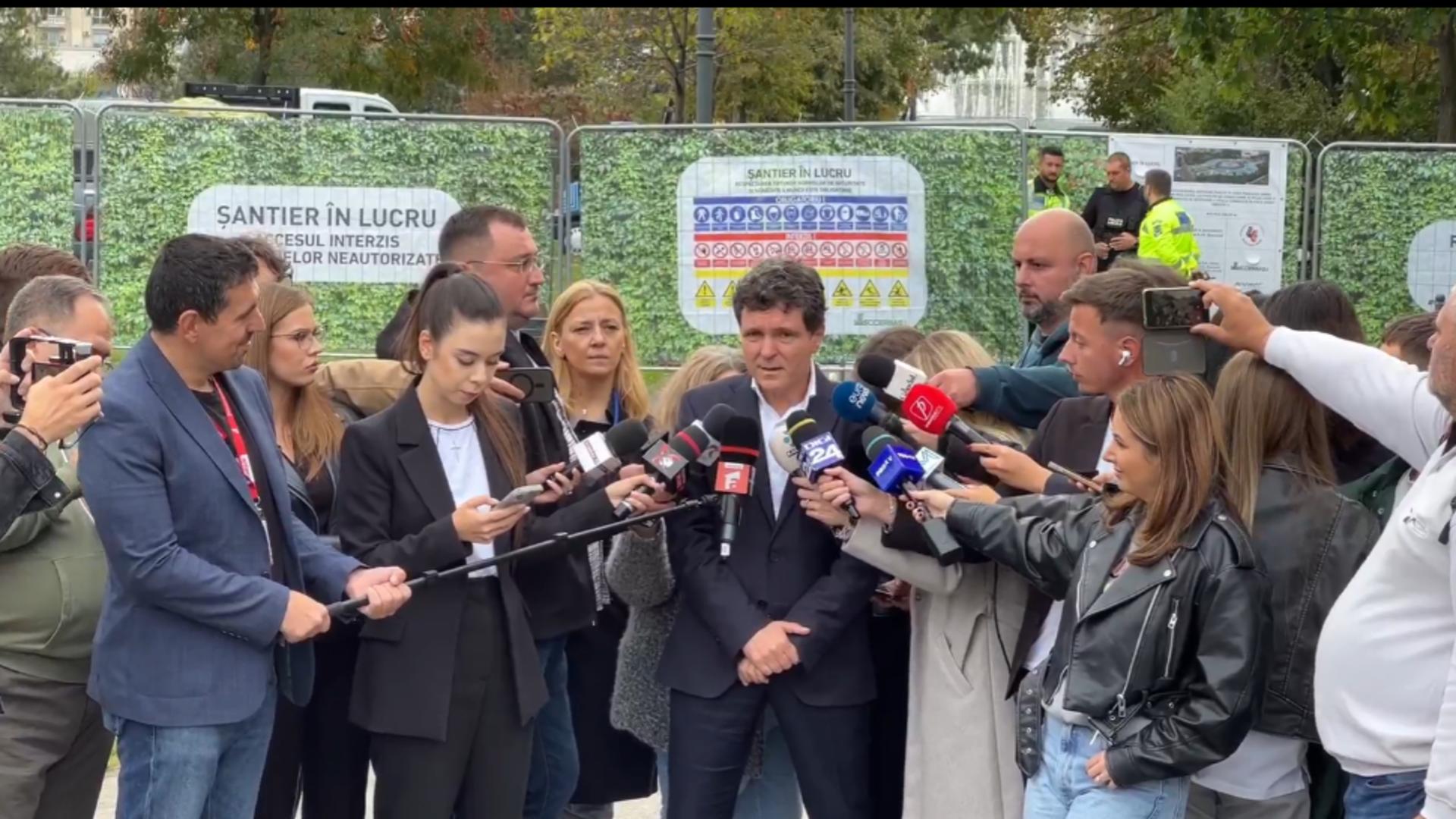 Nicușor Dan doboară gardurile lui Daniel Băluță. Scandal uriaș legat de refacerea planșeului de la Piața Unirii – VIDEO