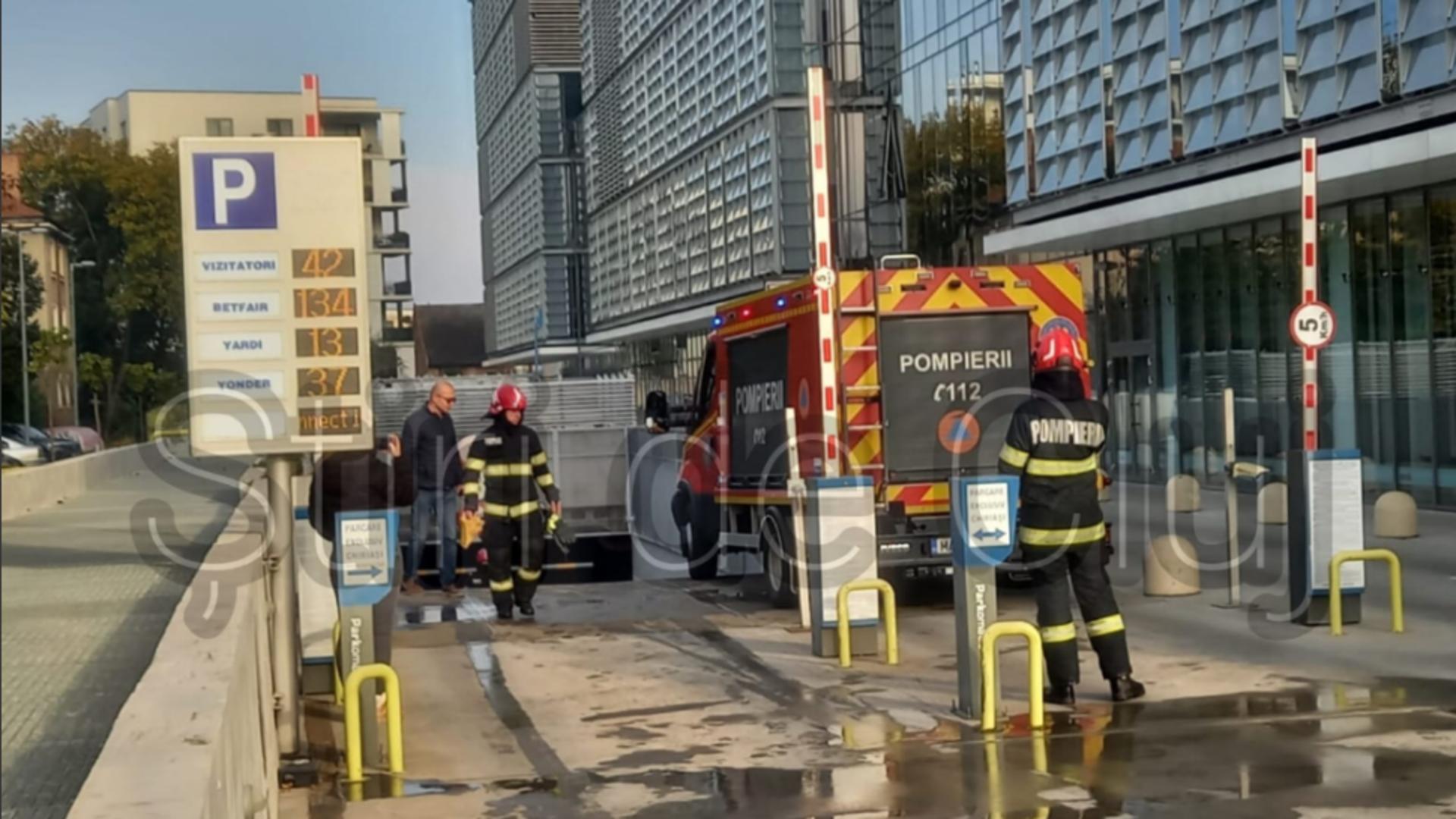 Incendiu într-o parcare subterană pe Bulevardul 21 Decembrie din Cluj-Napoca. Foto/stiridecluj