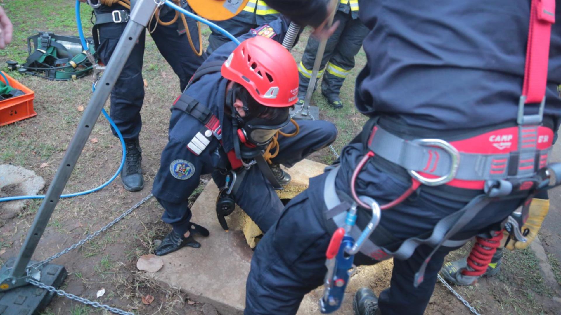 Intervenție de urgență pentru scoaterea unui bărbat căzut într-un canal din Orășelul Copiilor. Victima, transportată la spital